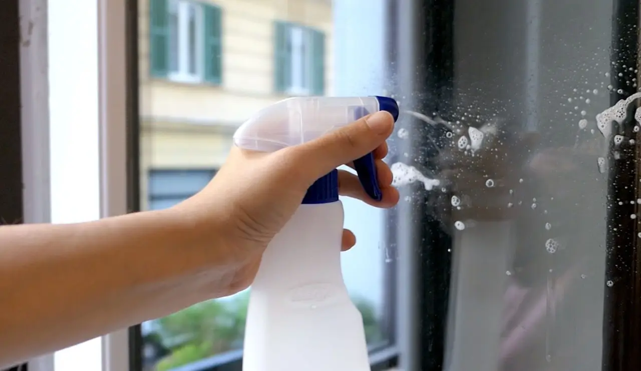 Metodo per uno sgrassatore fai da te al limone: ingredienti e utilizzi