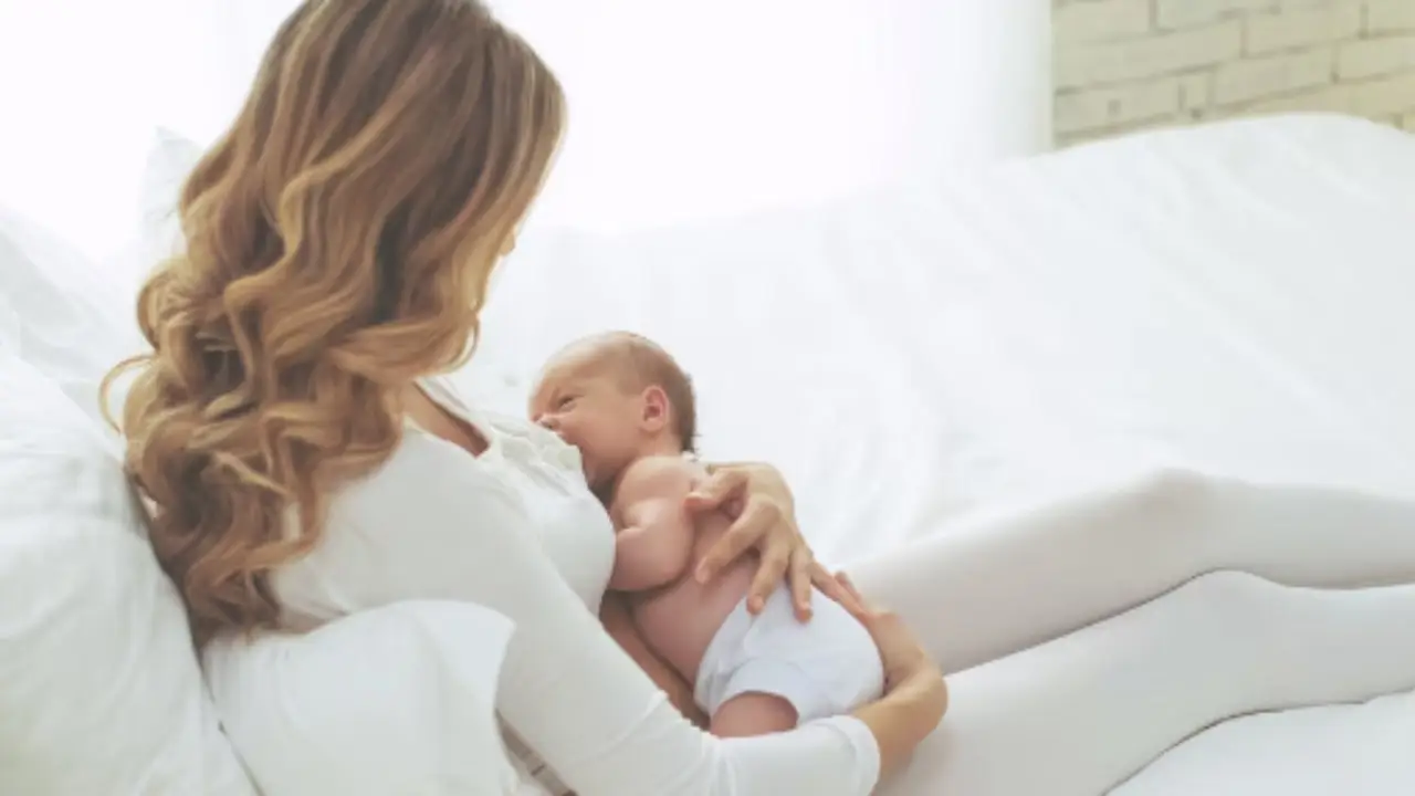 Perché il seno può puzzare di formaggio: ecco la risposta dell’esperto