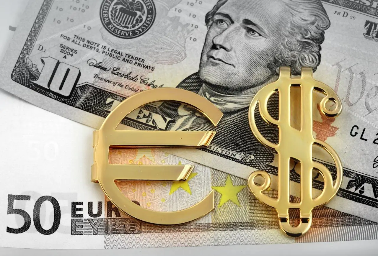 Pensi di conoscere il cambio euro dollaro? Ecco come funziona davvero il mercato valutario