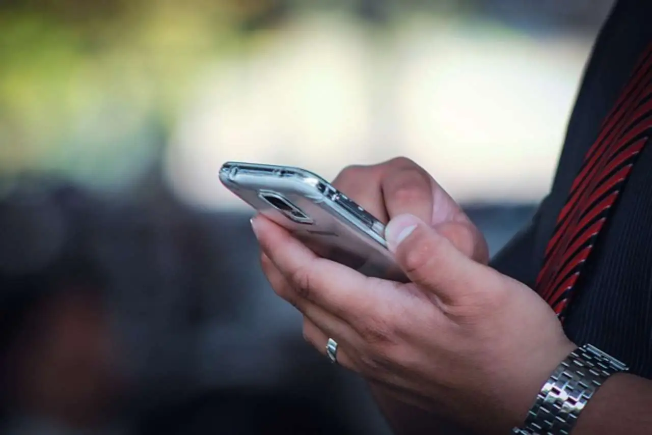 Ti chiamano con numeri falsi? Ecco cosa fare subito per denunciare questa truffa telefonica
