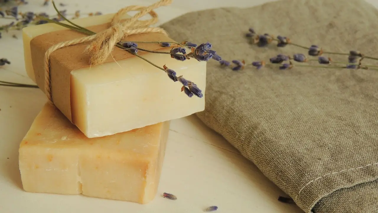 Usi il sapone di Marsiglia per pulire tutto? Ecco quando è meglio il sapone molle