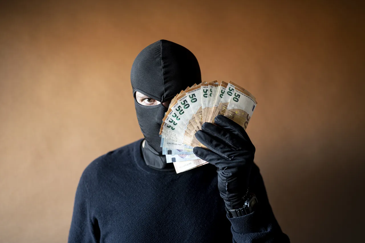 Il trucco dei ladri per entrare in casa: ecco l’unico sistema che rende la tua casa impenetrabile