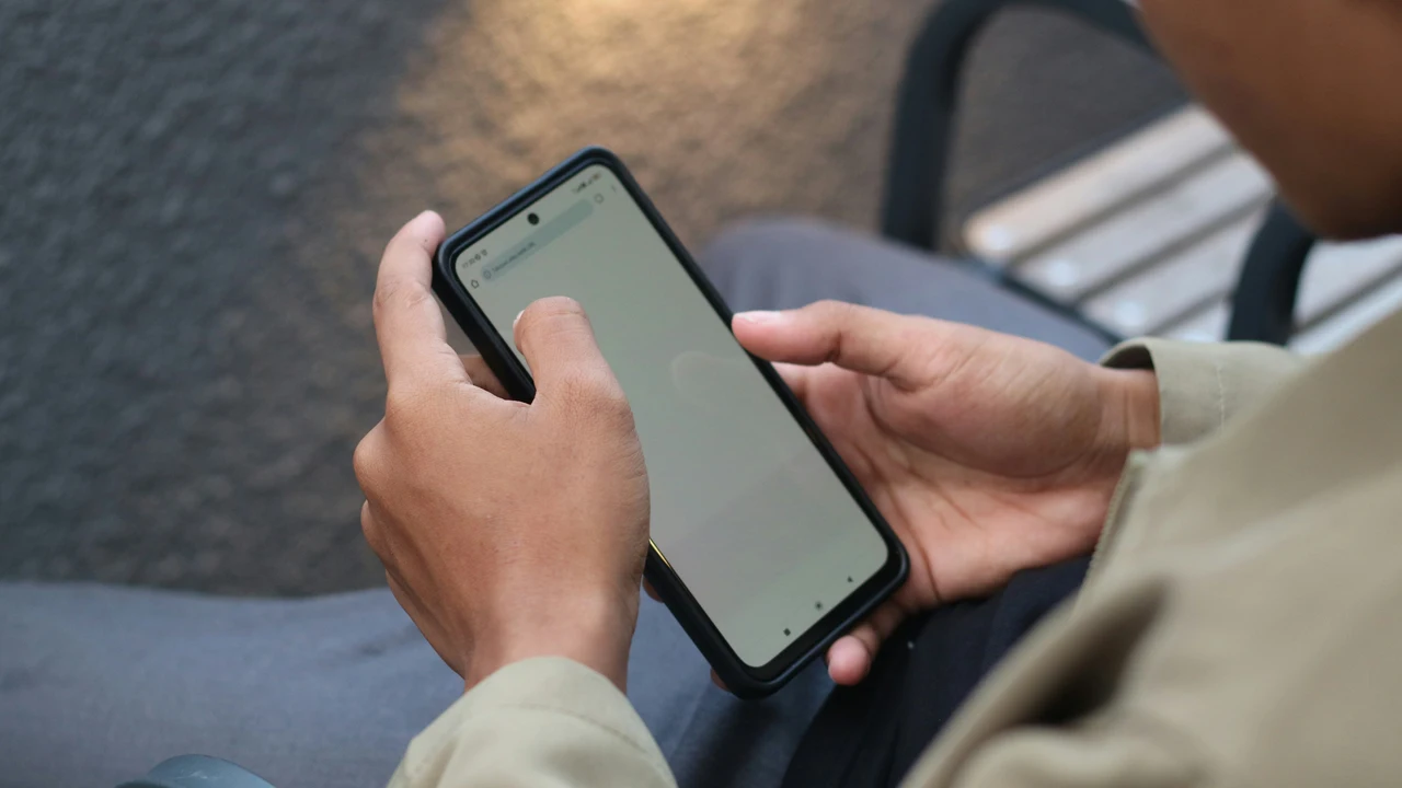 Non pubblicare mai il tuo numero di telefono in questi posti comuni: è pericolosissimo