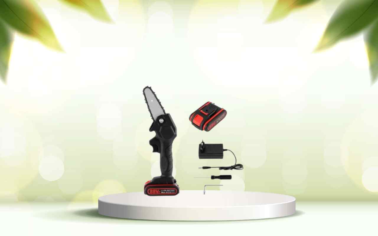 Scopri la mini motosega a batteria: taglia rami e tronchi senza fatica