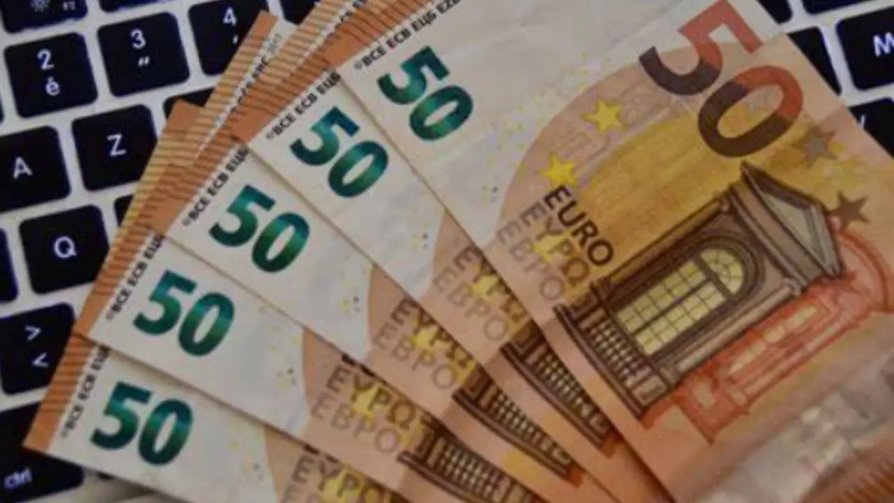 Qual è il plurale di euro, euro o euri? L’Accademia della Crusca risponde